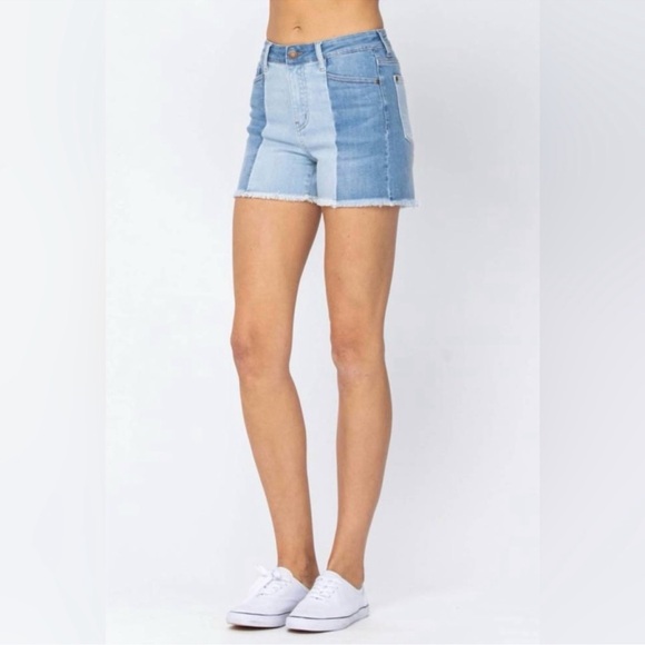 Judy Blue Pants - Women’s Judy Blue Two Toned Bessie Color Block Frayed Shorts Size L